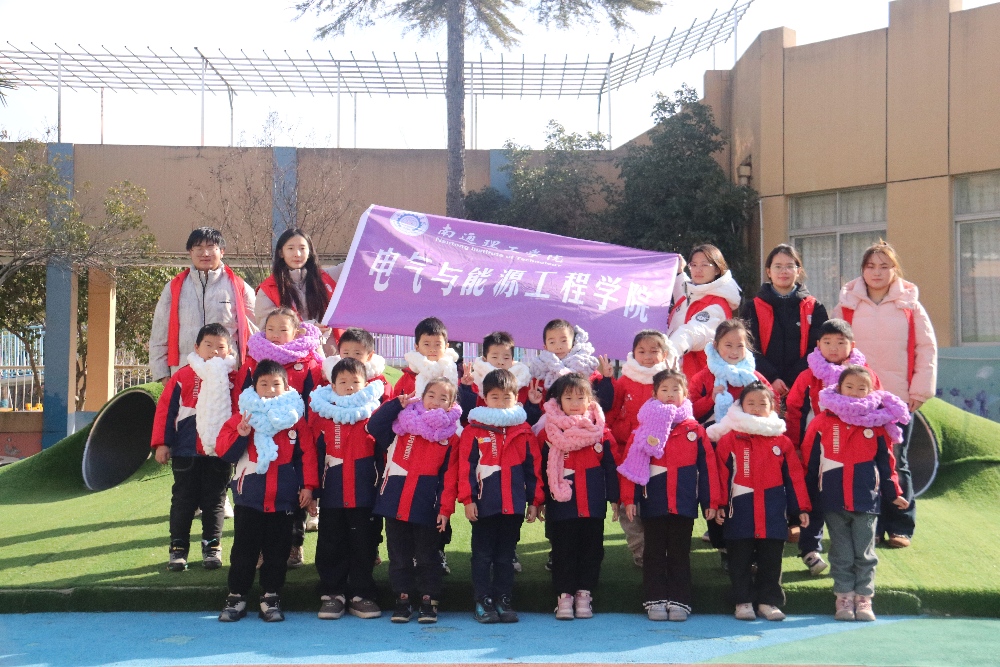 С�ֿ���ů���� ͯ��ӳ���ǡ��ӡ�����ɫ�׃��@�Ĝ�ů�����c���ɏ�һ�ǡ�֮��