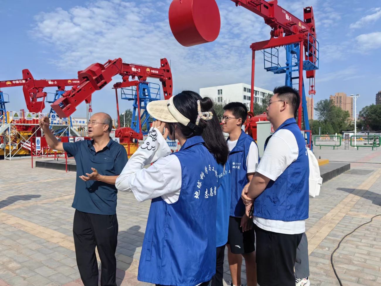 ��̼ʯ�⌍(sh��)�`�(du��)�y��̽���L�c�����y��ָ�]���ģ����bʯ�͹��I(y��)�Gɫ��̼�D(zhu��n)����·��