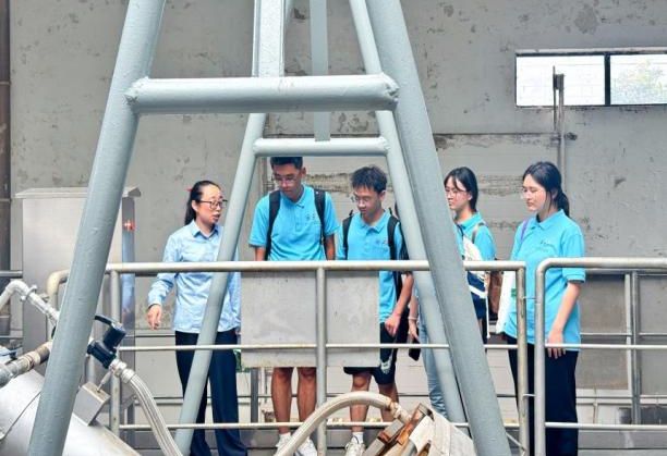 �ഺ�o(h��)ˮ��ǭ�У����ղ��G�V��  �����Ӻ���W(xu��)���Pˮ�۾G�o(h��)ˮ�h(hu��n)�������{(di��o)��С���(du��)��̼�����c���B(t��i)��(sh��)�`