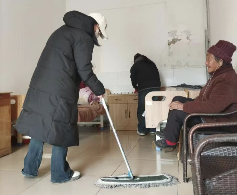 �ĳǴ�W(xu��)�t(y��)�W(xu��)Ժ��ů�ӳ���顱־Ը����(w��)�(du��)�e�k���ϐ��Ϲ���־Ը����(w��)���(d��ng)