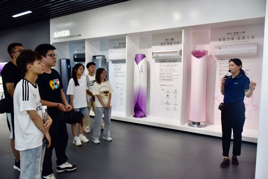 ���ϴ�W(xu��)���χ�(gu��)�H�W(xu��)Ժ���(hu��)��(sh��)�`�(du��)���L(zh��ng)ɳ����ůͨ��˾�{(di��o)�У� �c��(chu��ng)�²��M(j��n)���c�Gɫǰ��