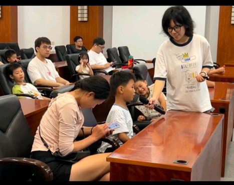 ��ͯӢ�Z(y��)�L����(sh��)�`�С����Ͼ�������W(xu��)̩�݌W(xu��)Ժ���t����ī���������(hu��)��(sh��)�`�o(j��)��(sh��)��18��