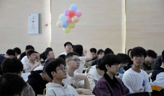 �m�ݽ�ͨ��W(xu��)��ʮ��������Դ�_�l(f��)�c����֪�R��ِ�ɹ��e�k