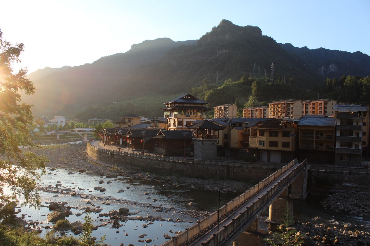 �ؑc���Z(y��)���W(xu��)Ժ�������ڡ������l(xi��ng)��ح�ഺ���՝�(r��n)?qu��n)l(xi��ng)�������Z(y��)ͬ�۴����d