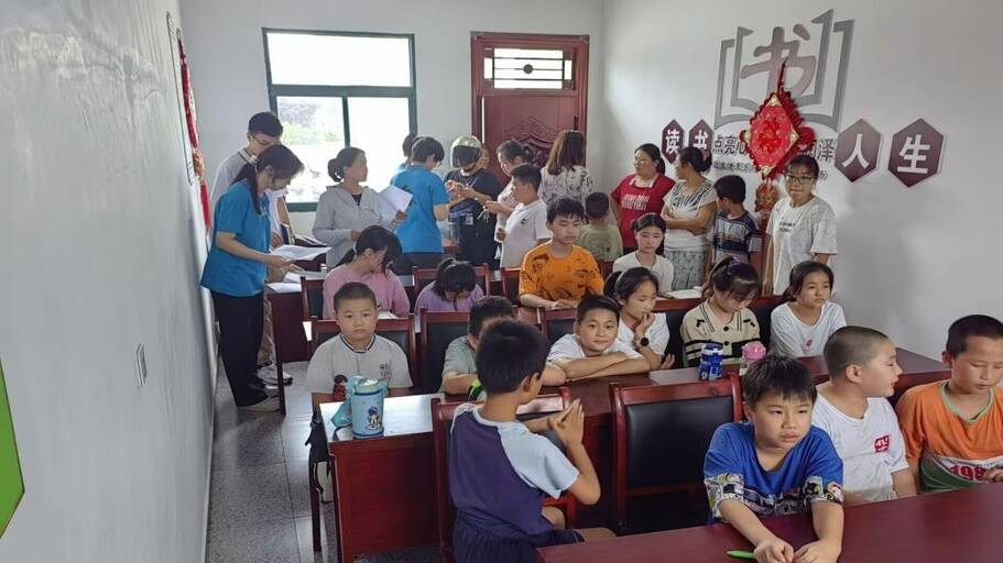 �����W(xu��)Ժ��(sh��)�W(xu��)�c��(sh��)��(j��)�W(xu��)Ժ��ͬ���(zh��n)��һ��һС�������P(gu��n)�۷���(w��)�F(tu��n)���M(j��n)�]���hͬ���(zh��n)�`�_��������κʎ�����_չ�����o(h��)ͯ�� һͬ�L�󡱹������а�