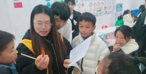 Ҽ��Ҽ���ąf(xi��)��(hu��)�Ĕz-��^(q��)��ͯ������־Ը�߳��R��10��