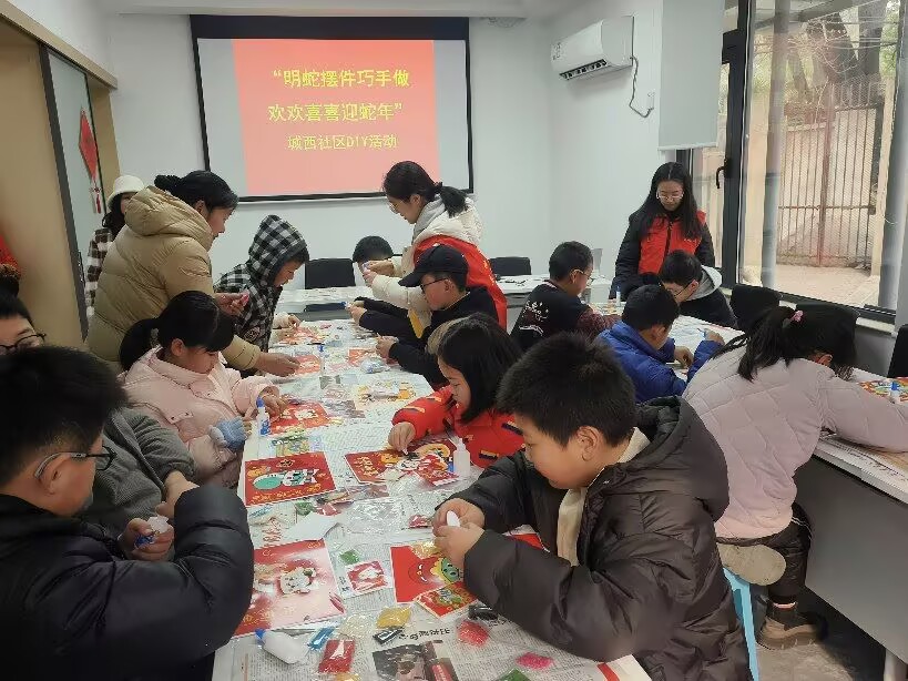 �Ͼ�������W(xu��)̩�݌W(xu��)Ժ�W(xu��)���M(j��n)��^(q��)�����y(t��ng)�Ļ�����Ȥζ��